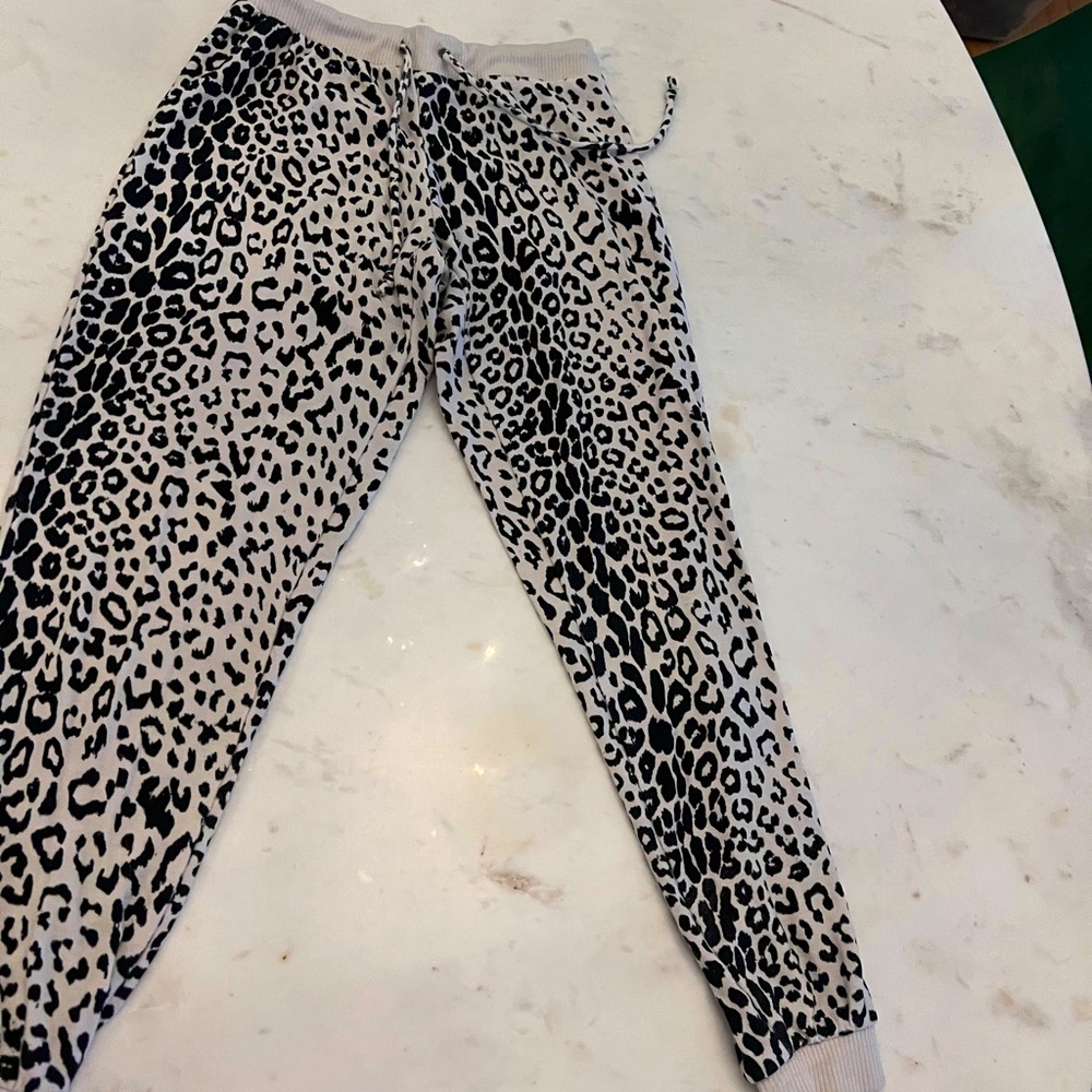 ChaSor Leopard sweat pants- Small